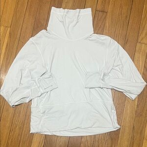 Lululemon Athletica 2 stretchy top Thumbholes very cute GUC!